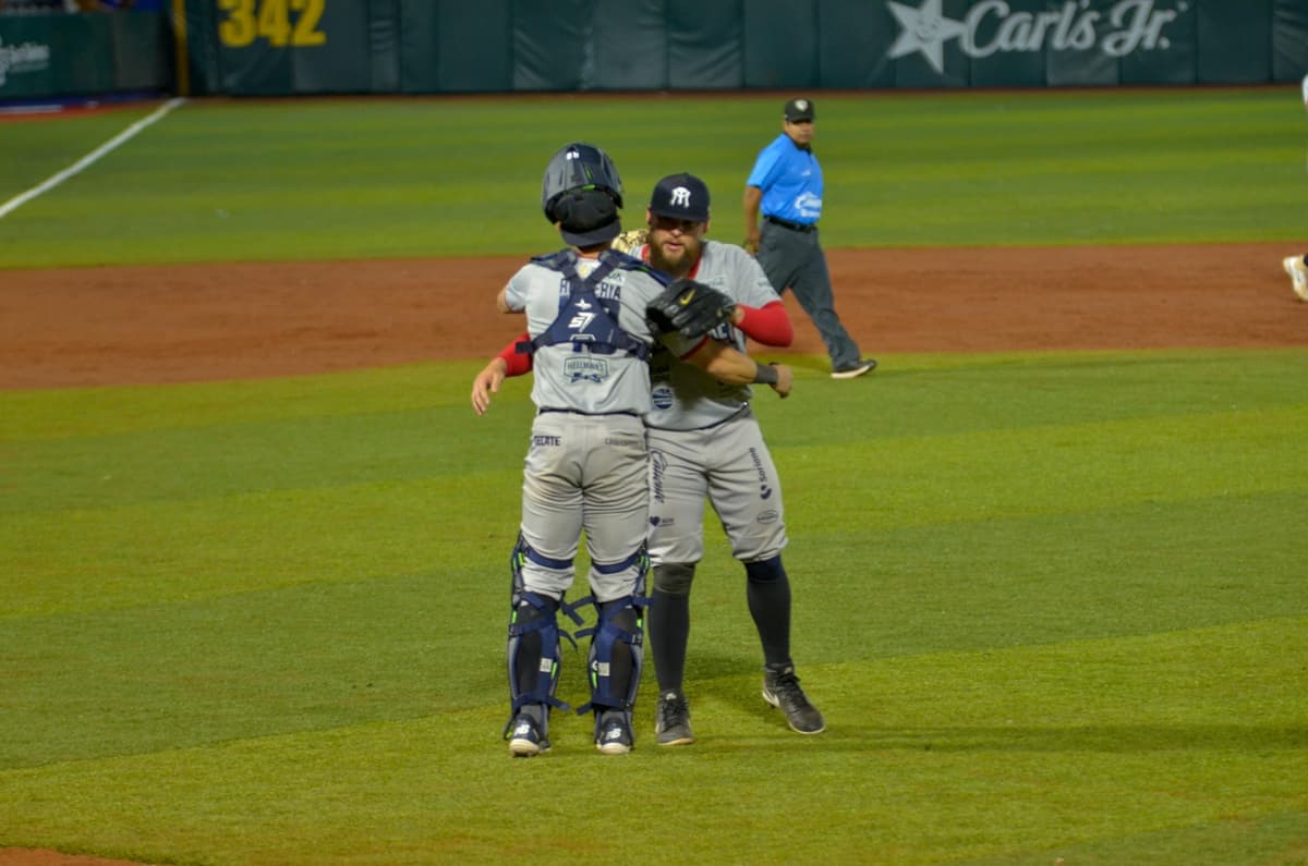 En cátedra de bateo, Sultanes se lleva la serie ante Rieleros de Aguascalientes