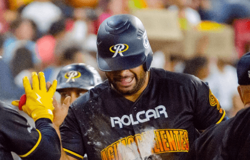 Seis cuadrangulares de Rieleros para el triunfo ante Dorados