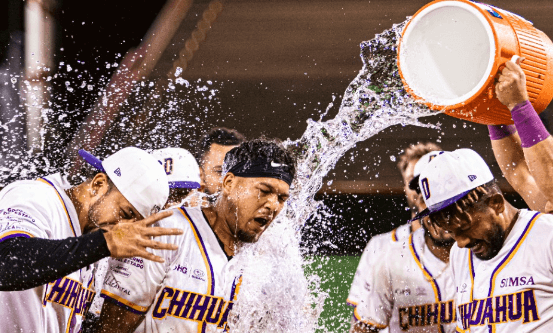 Dorados enfrían al cuadro de Caliente en extra innings