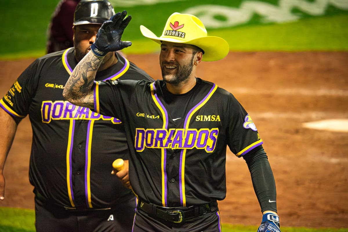 Dorados pegan primero con cuadrangular de J.J. Matijevic