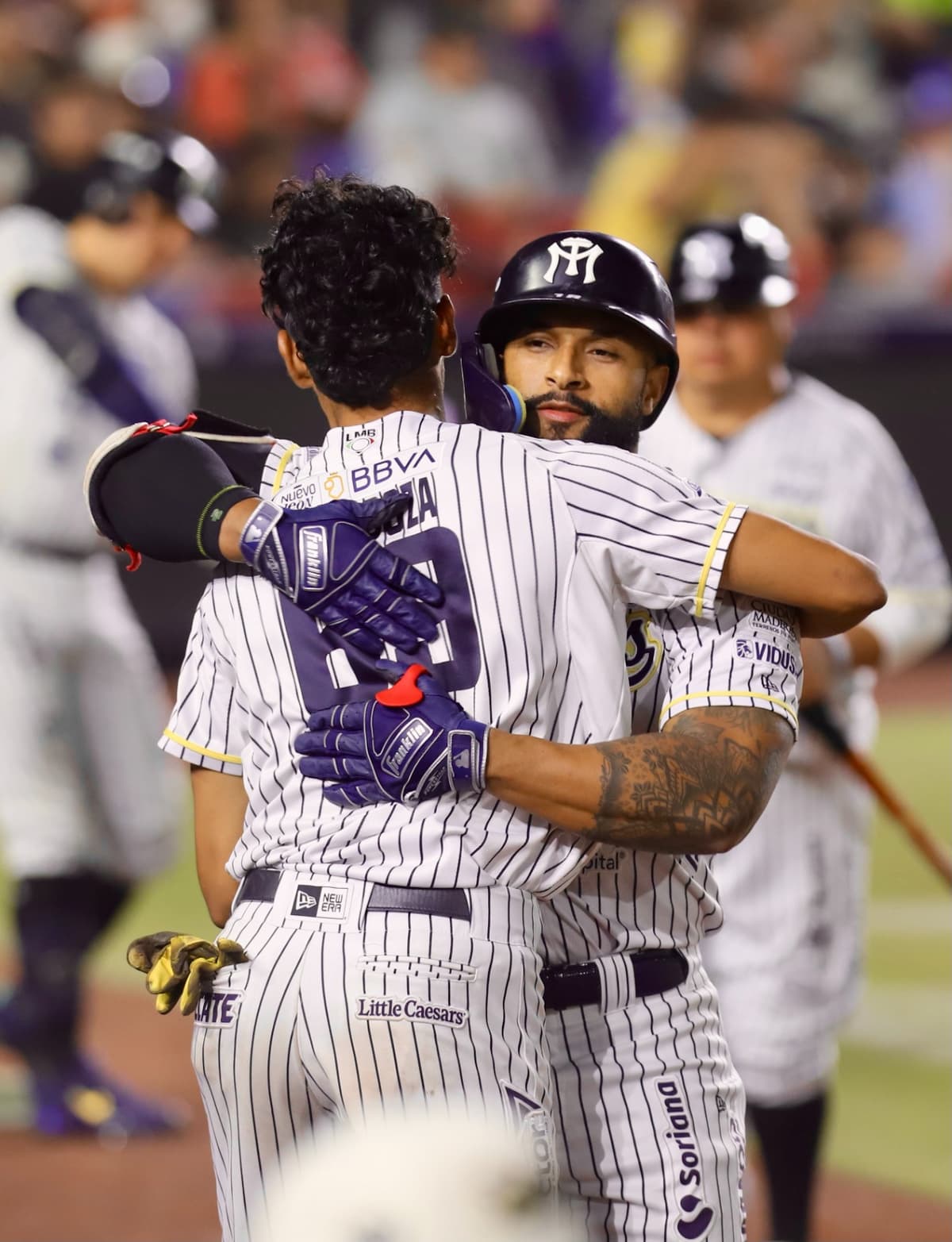 Sultanes vencen a Caliente en inicio de serie