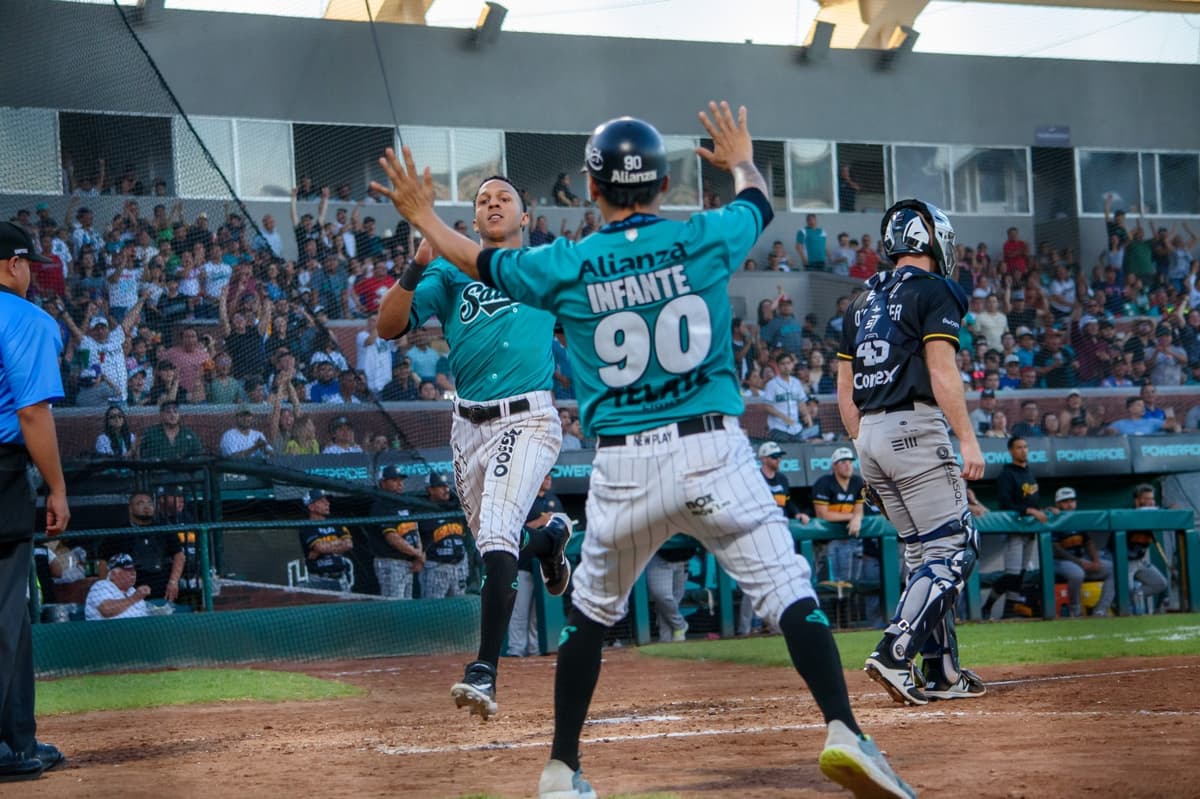 Con gran reacción en la tercera entrada los Saraperos se quedan con la serie al vencer a los Rieleros 9-4