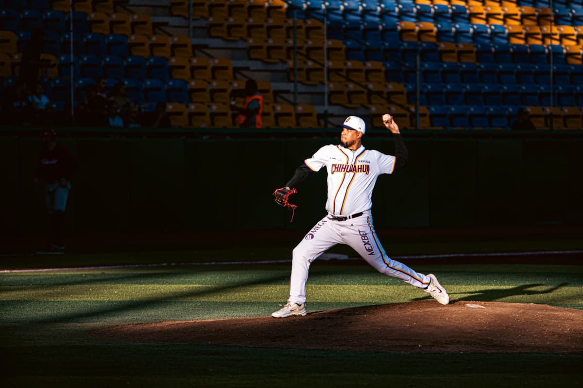 Dorados aseguran la serie ante Caliente de Durango