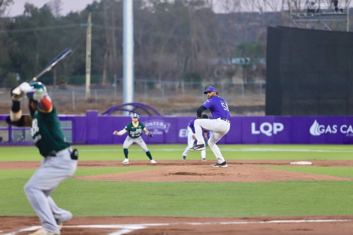 Bravos derrotan en 15 entradas a Conspiradores