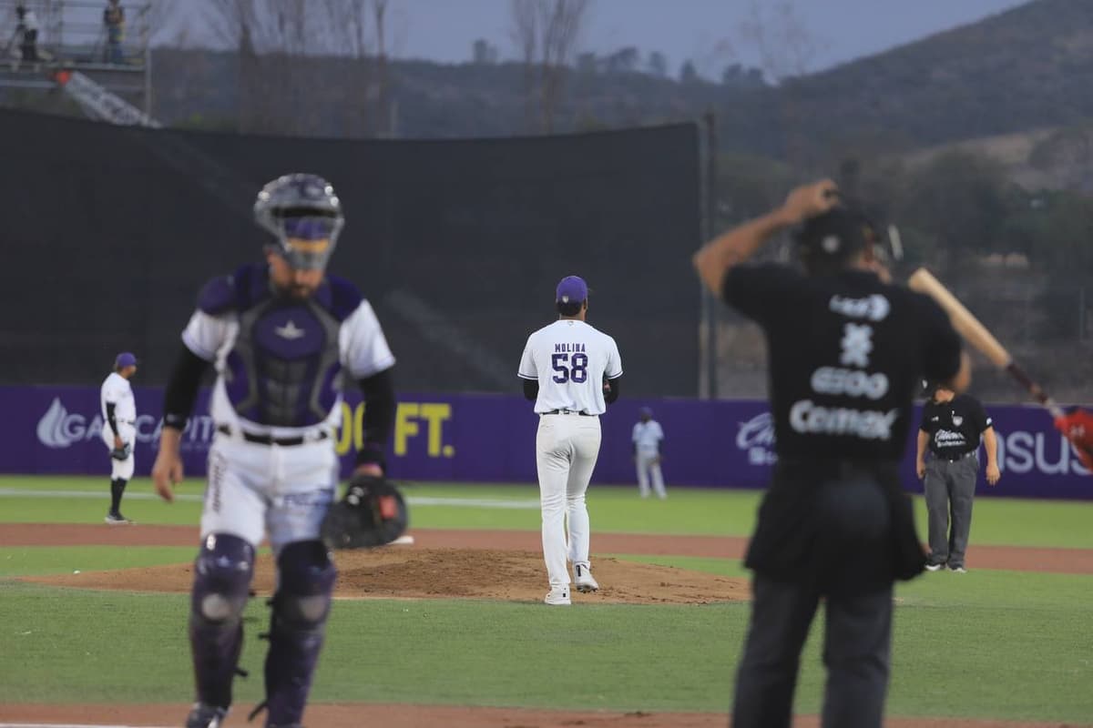 Conspiradores asegura la serie ante Veracruz
