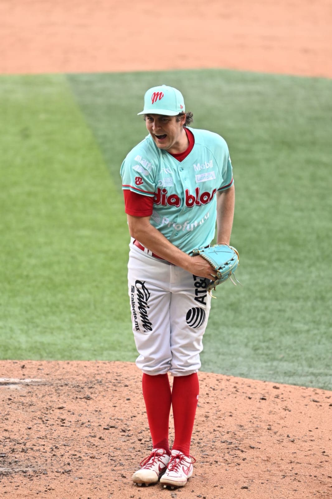 Trevor Bauer gana y tiene marca de 6-0 en el noveno triunfo al hilo de los Diablos