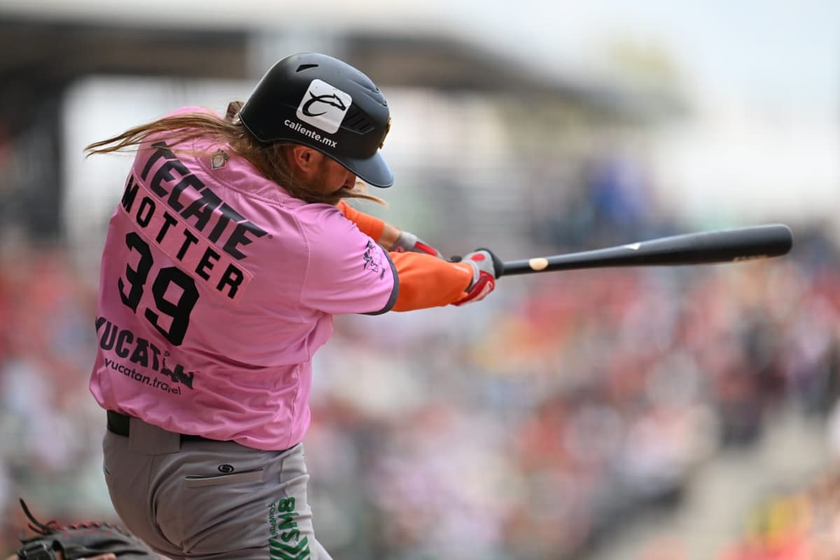 Leones gana duelo sabatino y empata la serie