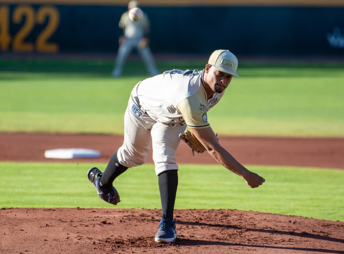 Kennys y Emilio Vargas protagonizan triunfo de Tecos