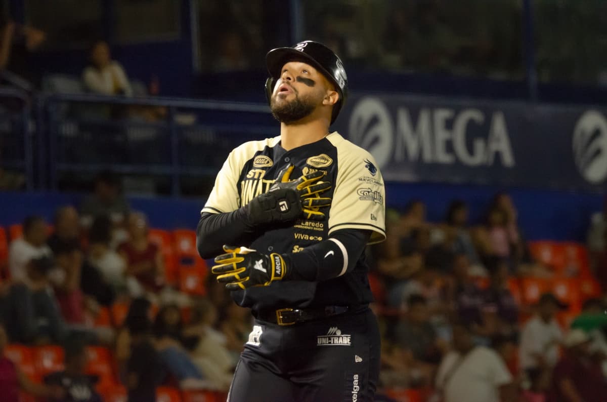 Con cátedra de bateo, Tecos empata la serie a Rieleros
