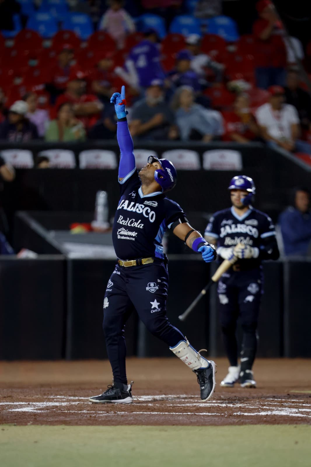 Cae Toros ante Charros
