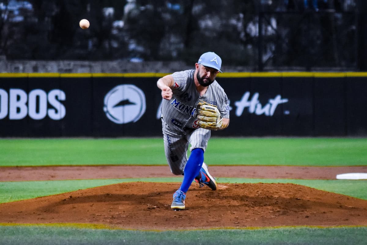 En duelo de pitcheo, se queda Monclova con el primero de la serie