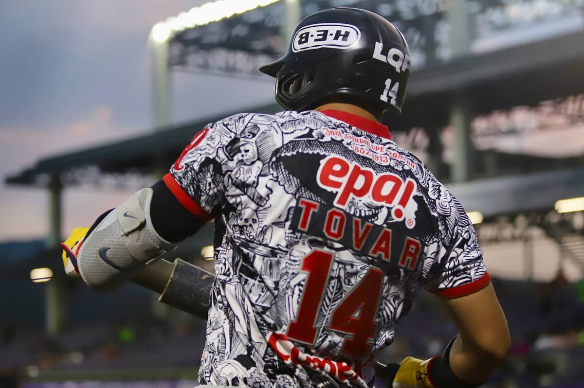 Rieleros explota a la ofensiva para empatar la serie.