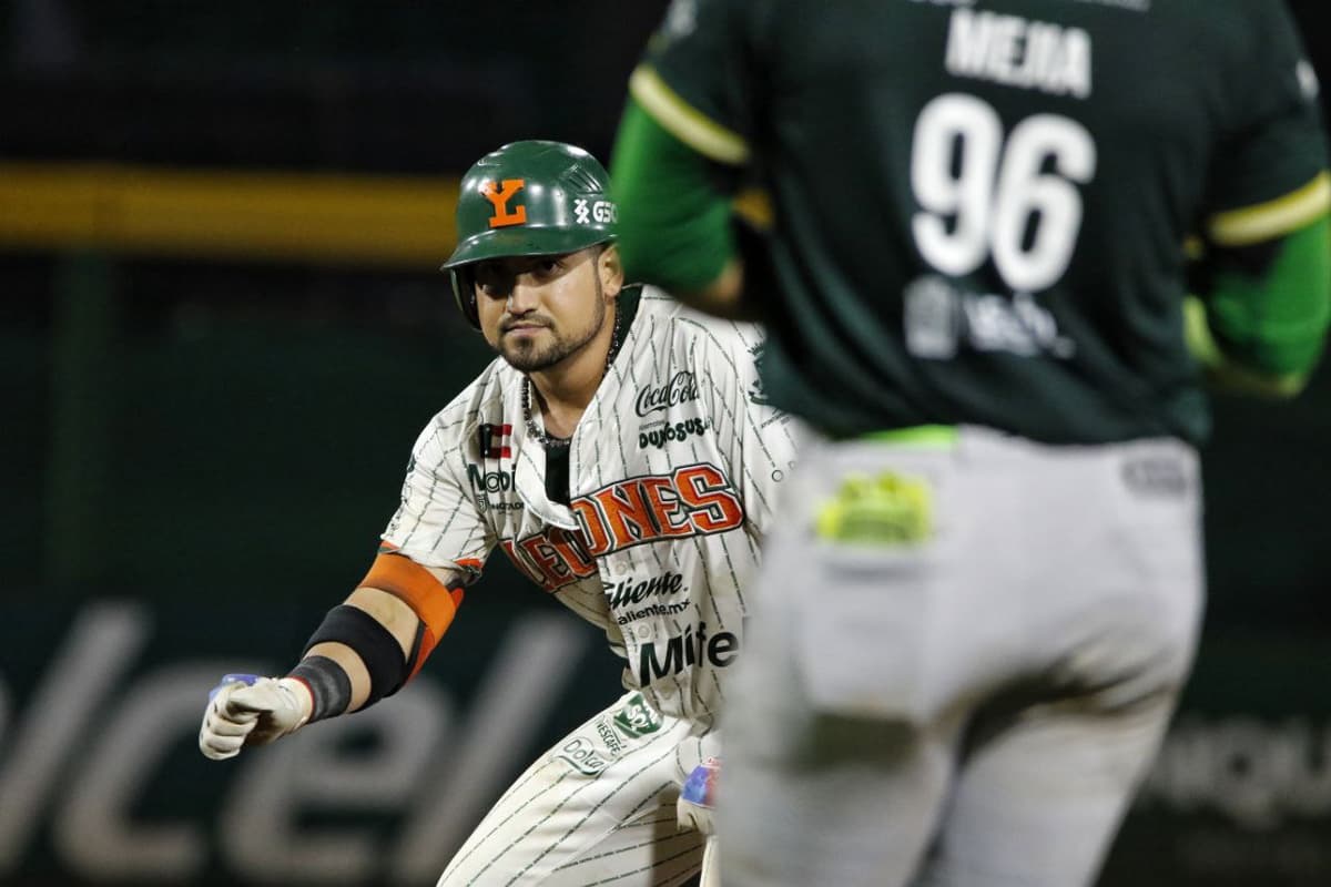 Con explosiva ofensiva, los Leones se llevan el primero de la serie.