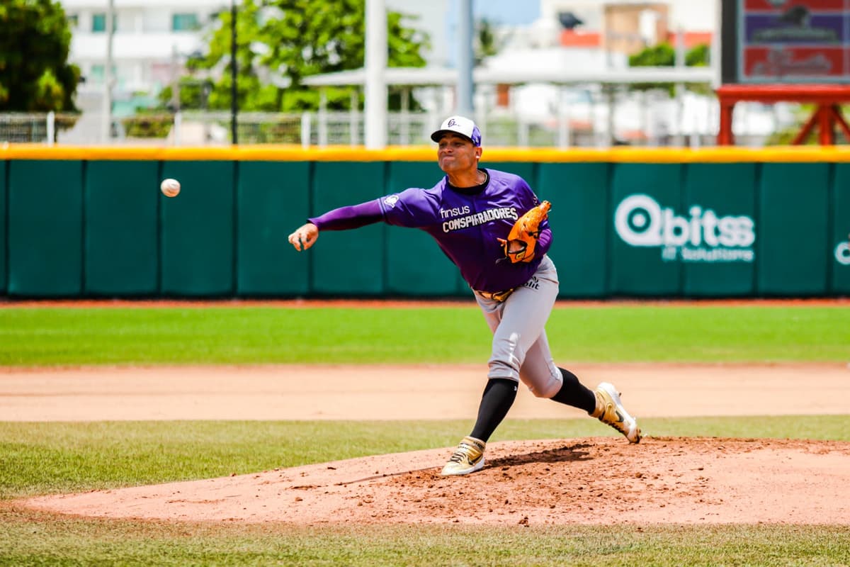 Conspiradores se quedan con serie en Veracruz