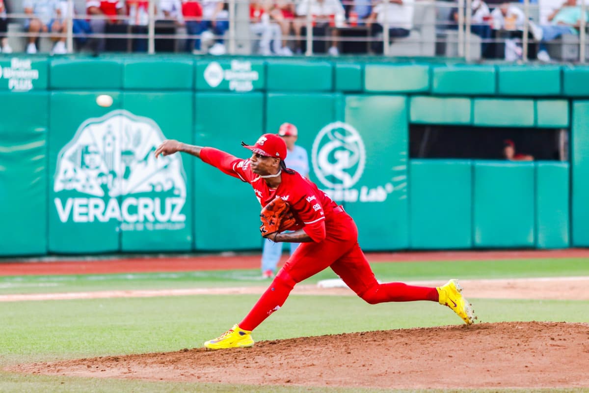 Diablos amarra serie en el puerto jarocho