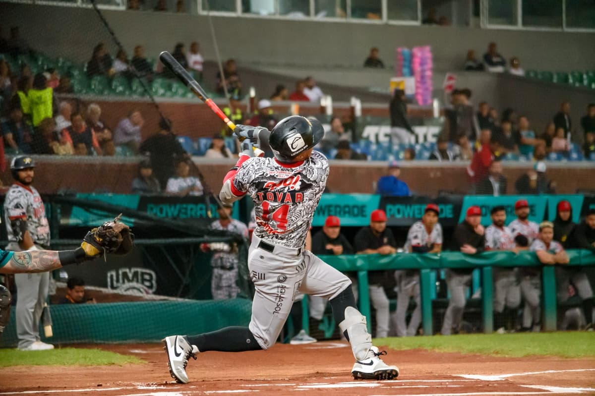 Saraperos cae 11-6 ante Rieleros en el segundo de la serie y aseguran el compromiso