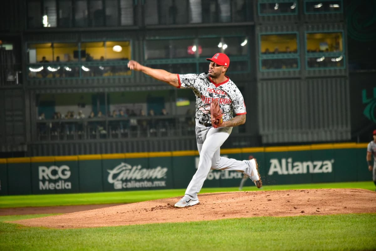 Viniendo de atrás Rieleros vence 6-4 a Saraperos