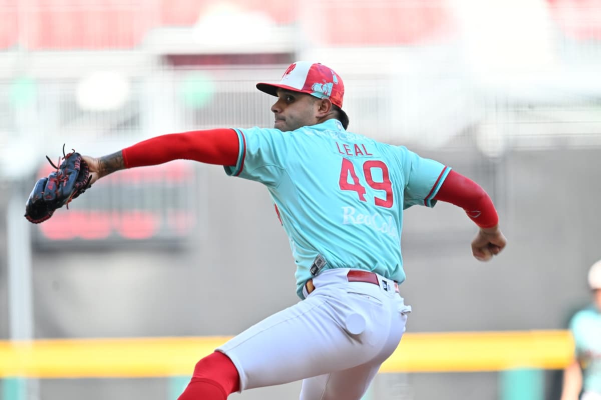 Diablos explota a la ofensiva y mantiene dominio sobre los Tigres