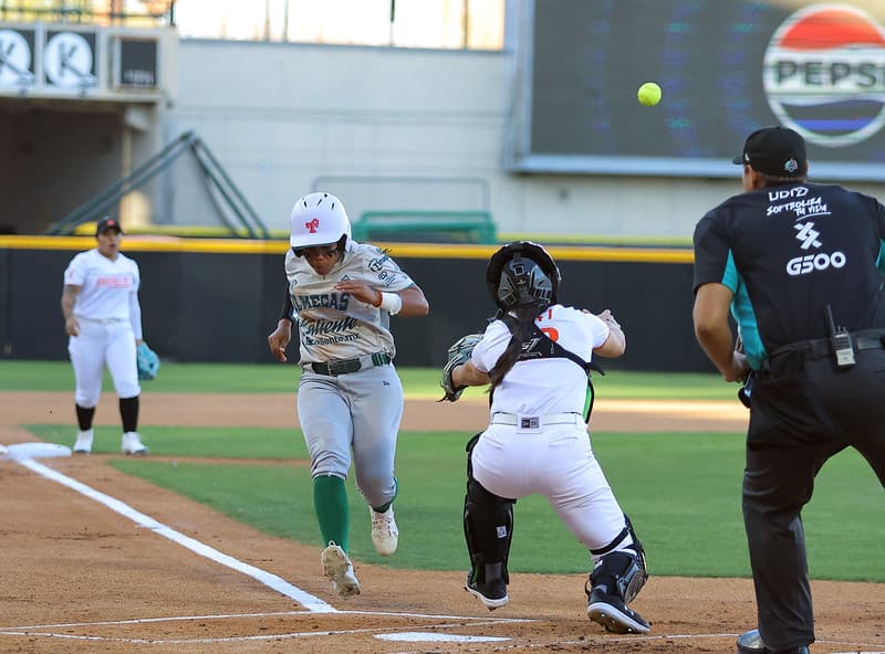 Tabasco se llevó el primero ante Naranjeros Softbol Femenil