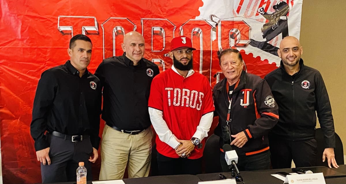 Emilio Bonifacio se une a la embestida de los Toros