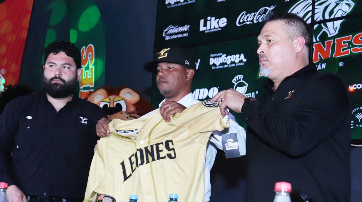 Ramón Santiago es oficialmente el manager de los Leones