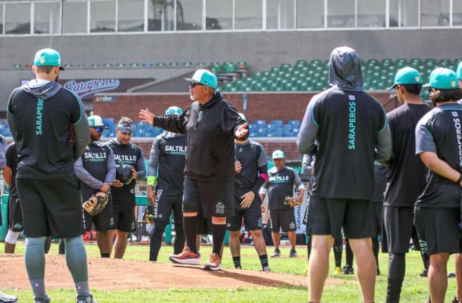 Saraperos continúan su preparación en el Estadio Francisco I. Madero