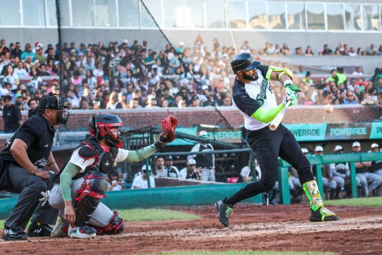 Saraperos se imponen a Toros en duelo de volteretas
