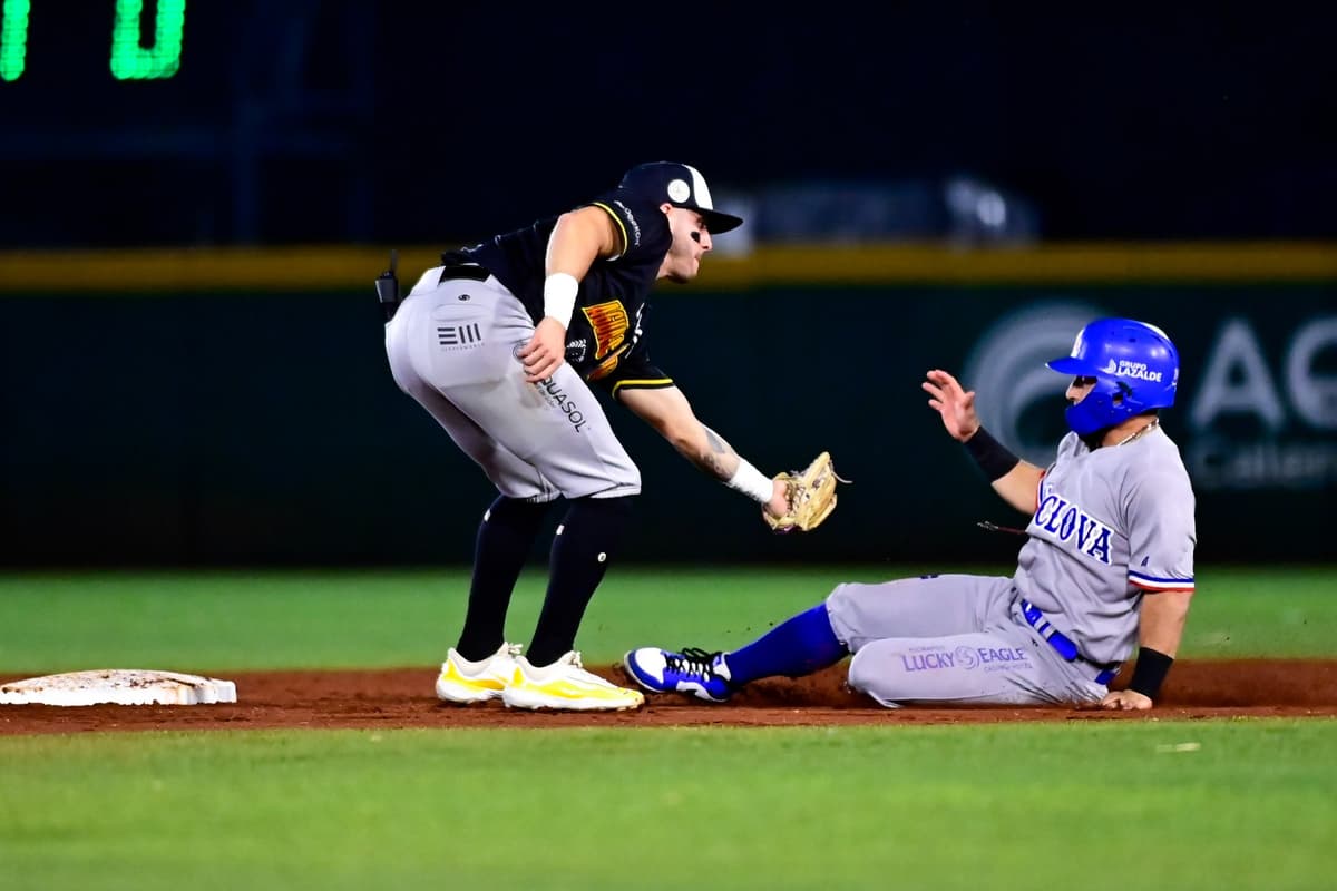 Rieleros asegura ambos juegos ante Acereros
