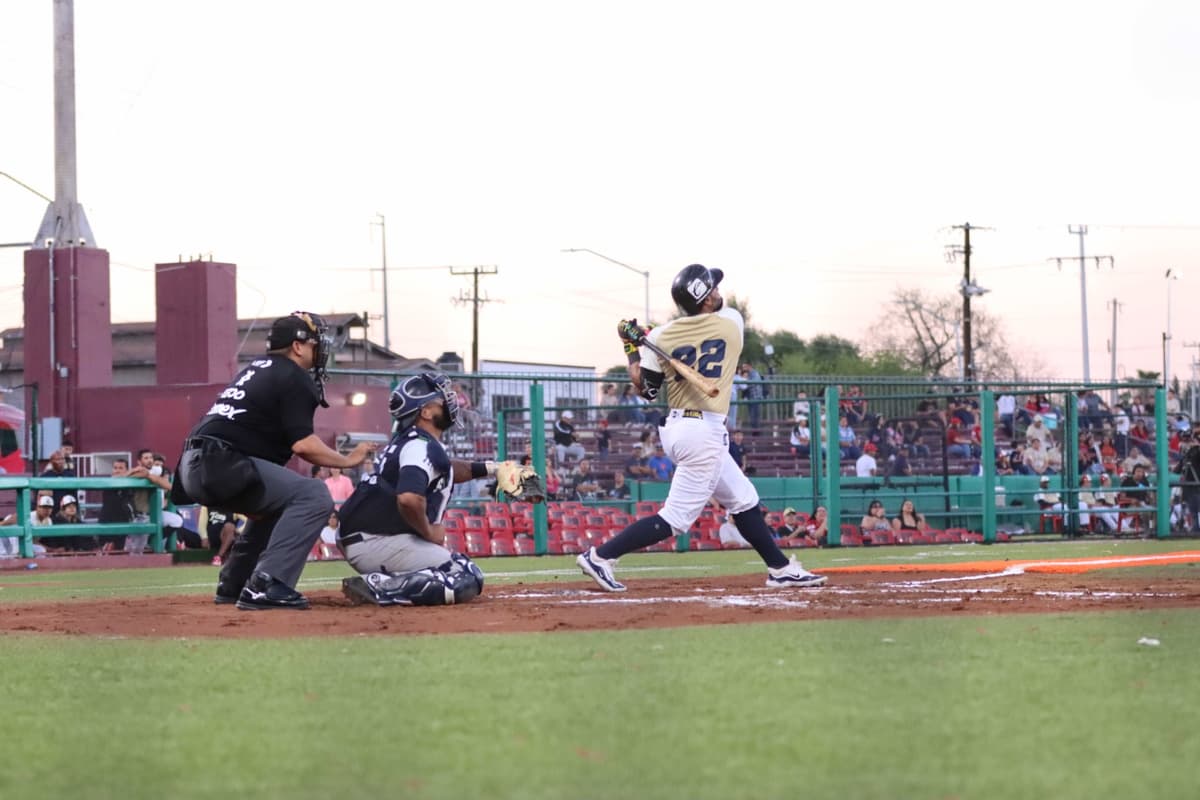 Se lleva Sultanes primer juego ante Tecos 8 carreras por 6