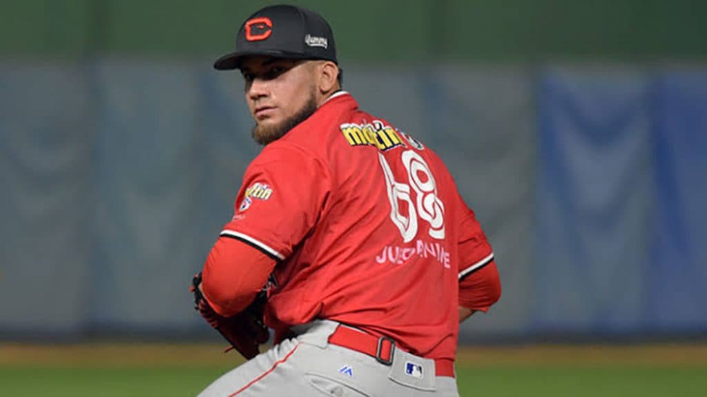 Bravos se hace de los servicios del pitcher venezolano Pedro García