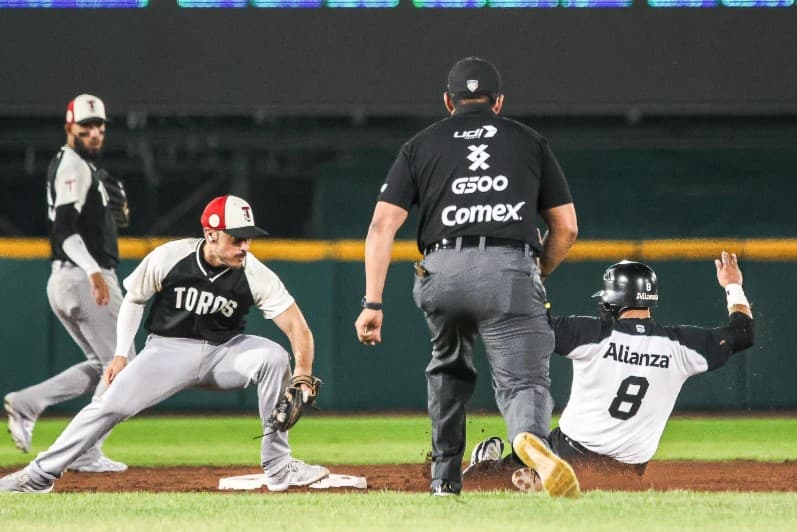 Toros se lleva duelo de volteretas ante Saltillo