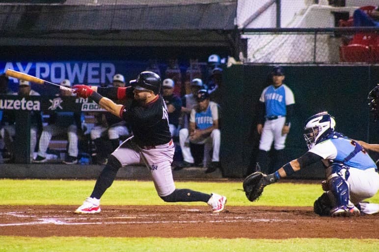 Tigres y Piratas empatan en Campeche