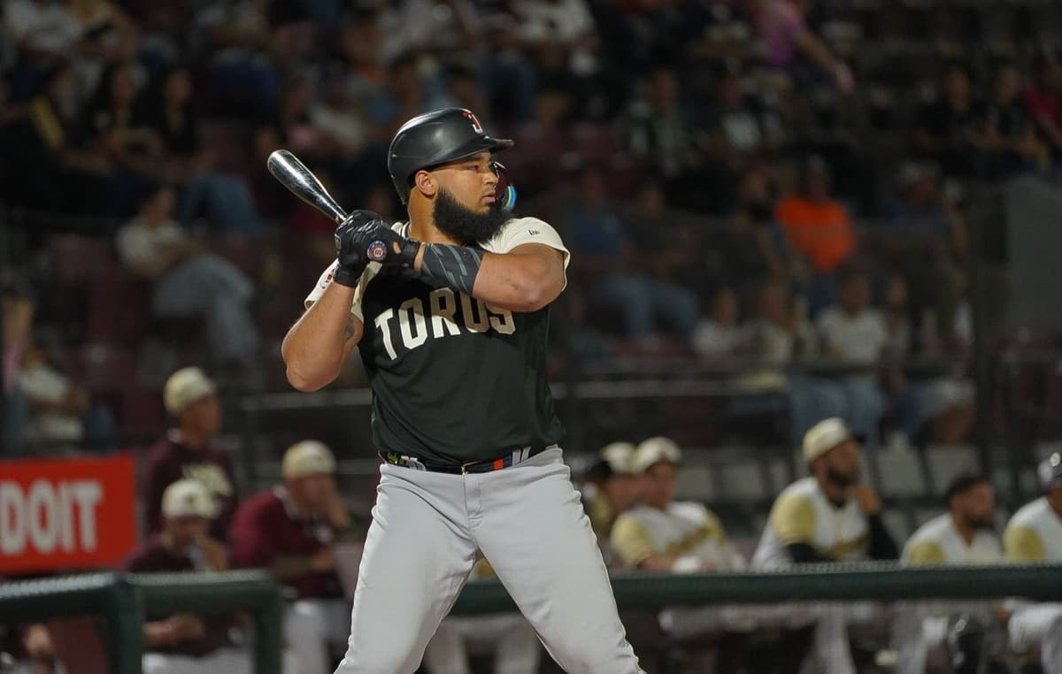 Raudy Read busca ganarse un lugar en el roster que Toros de Tijuana