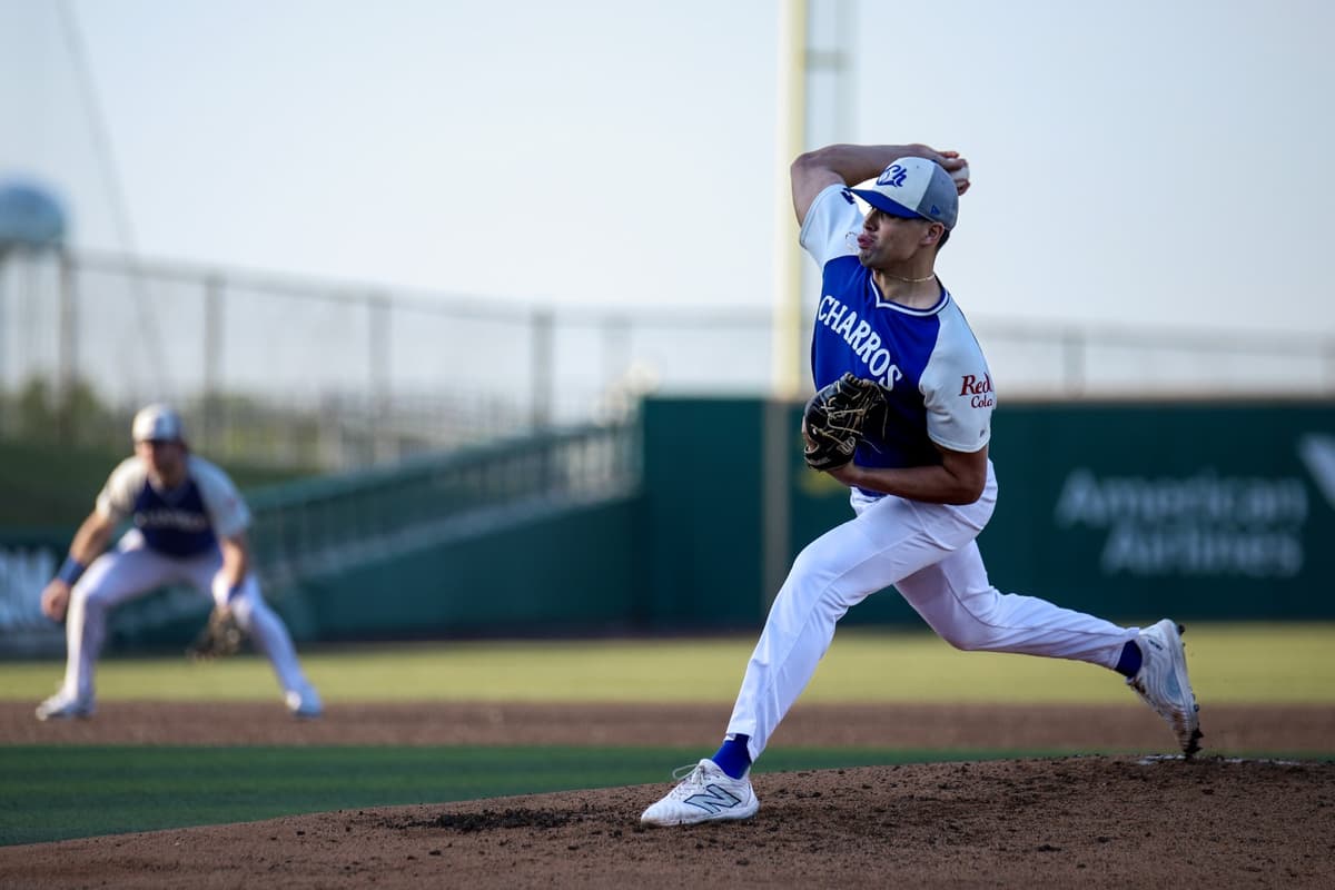 Gran juego de pelota entre Jalisco y Cleburne; Vera y Rhoades, listos