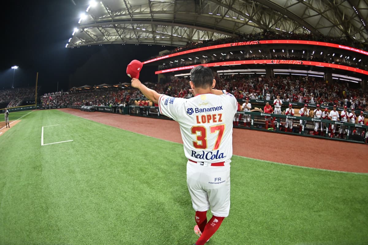 Arturo López se despide en contundente victoria de Diablos Rojos en el Juego Inaugural
