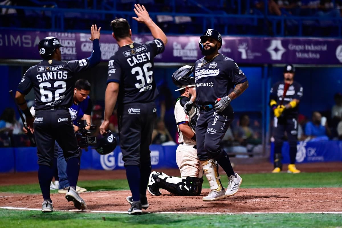 Sultanes pega primero en Monclova