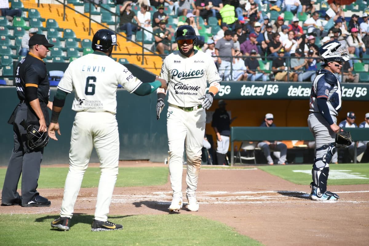 Serie en la cima entre Diablos Rojos y Pericos