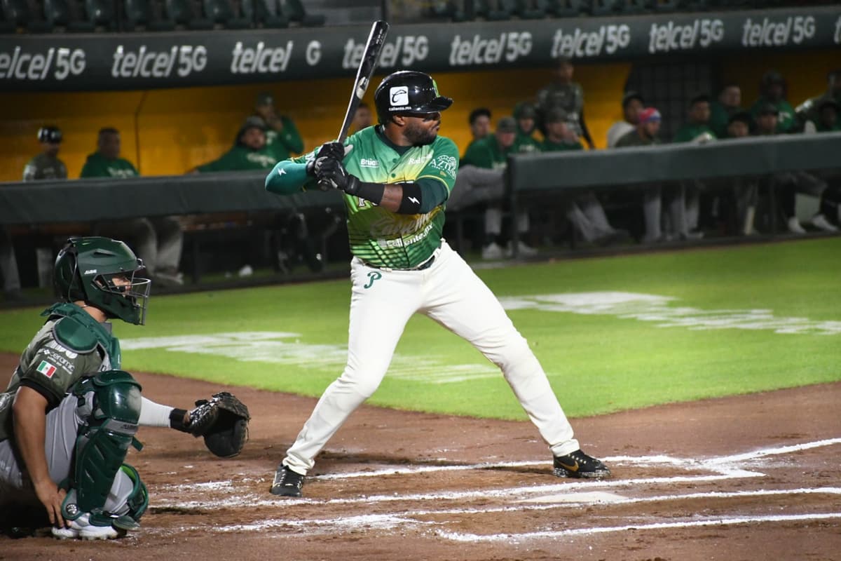 Jonrones y defensiva dan triunfo a Pericos