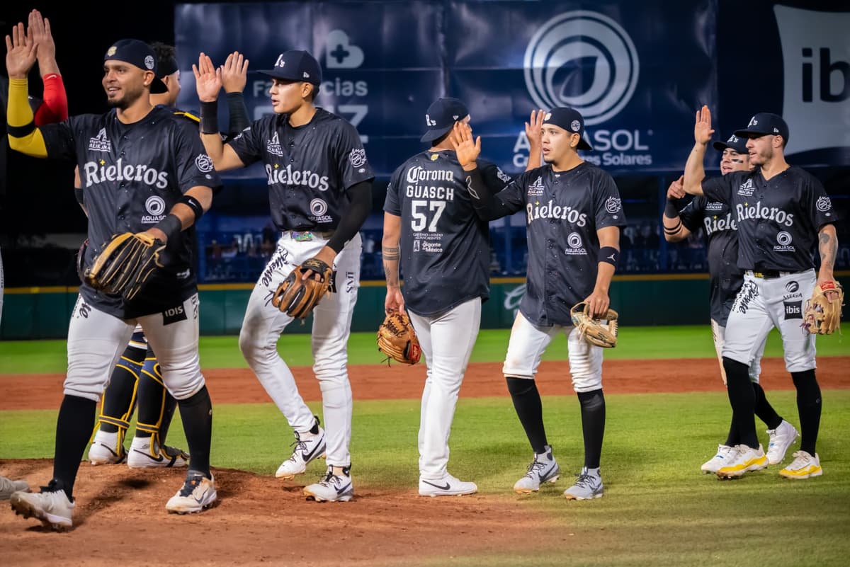 Rieleros vence 4-0 a Caliente de Durango