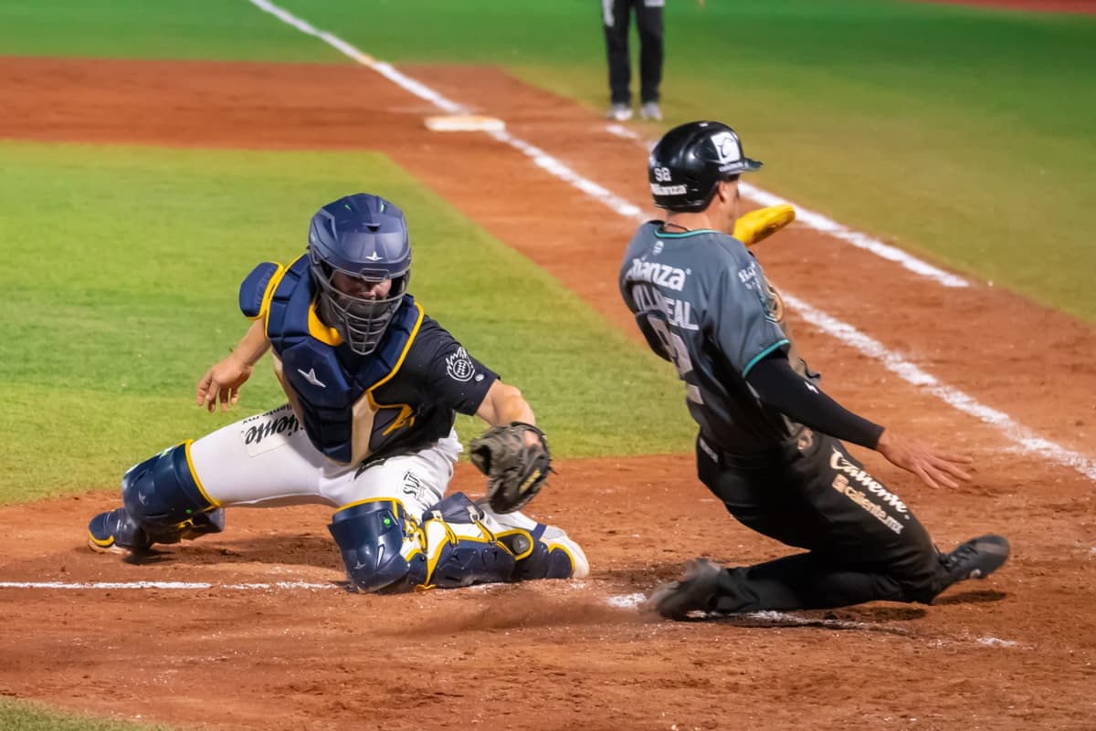 Saraperos se llevó el primero ante Rieleros