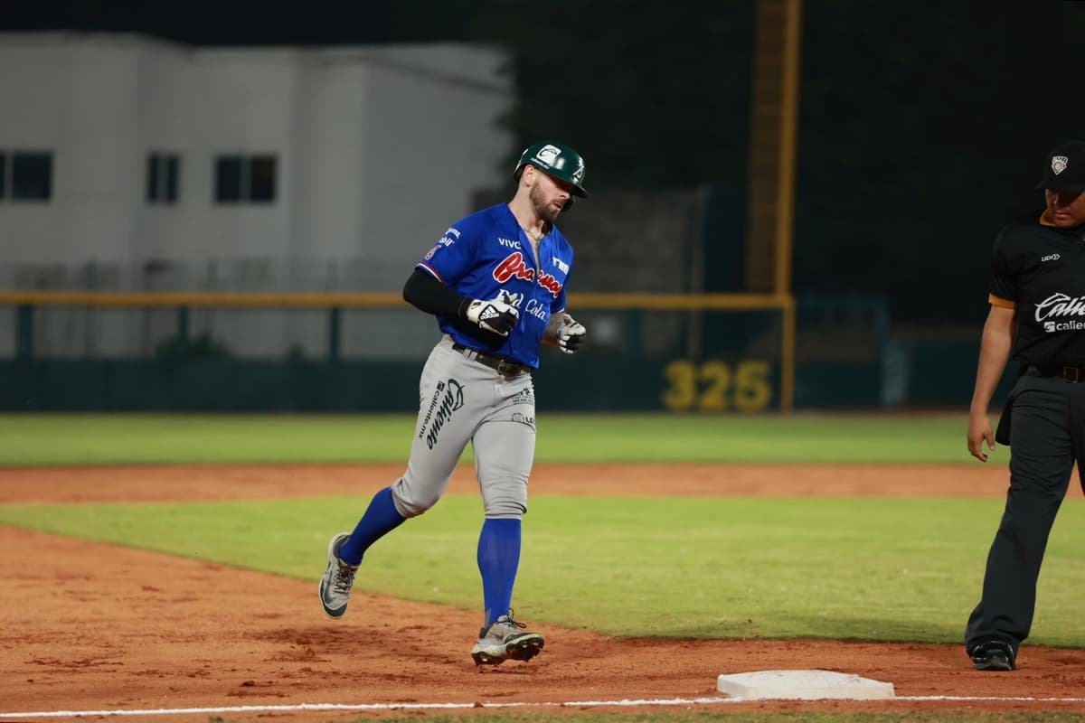 Triunfo de Bravos para adelantarse en la serie
