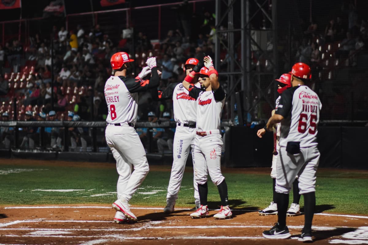 Con Izturis y Hensley encendidos, Caliente vence a Charros