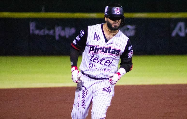 Piratas empareja la serie en el galeón
