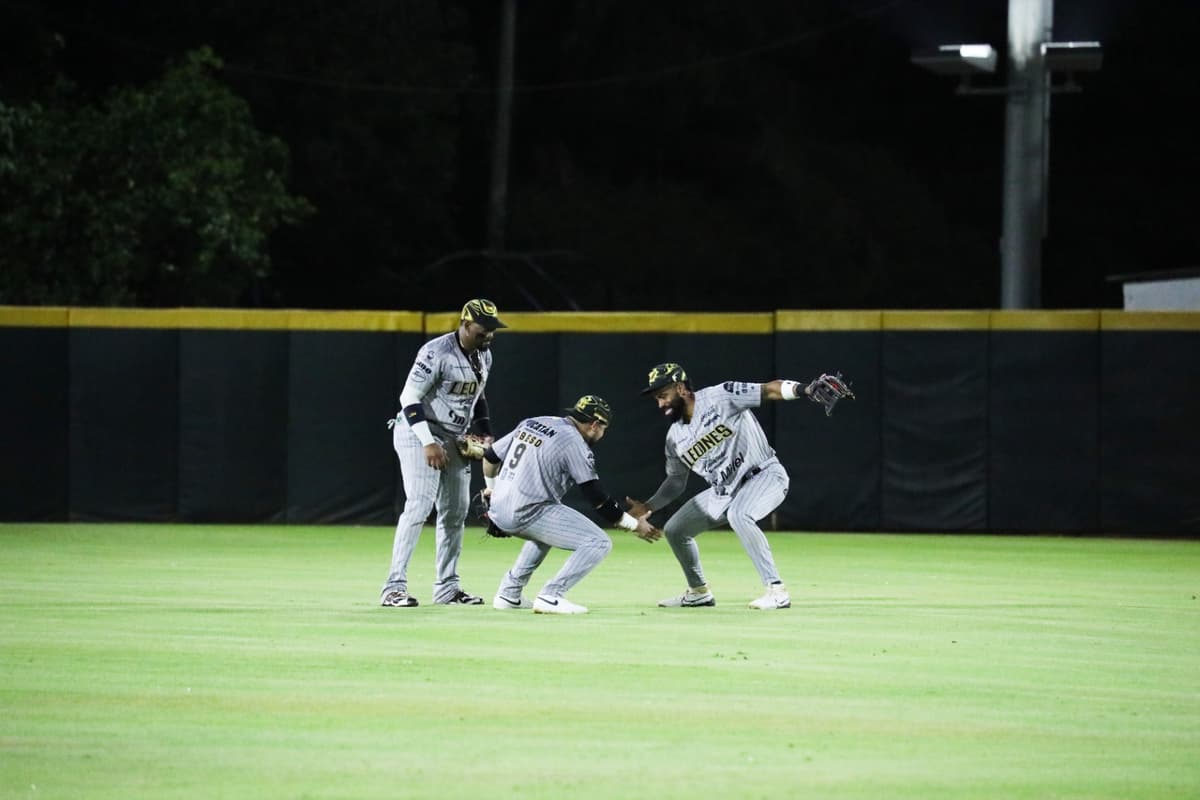El tercero de la serie se definió para los Leones con cuadrangulares