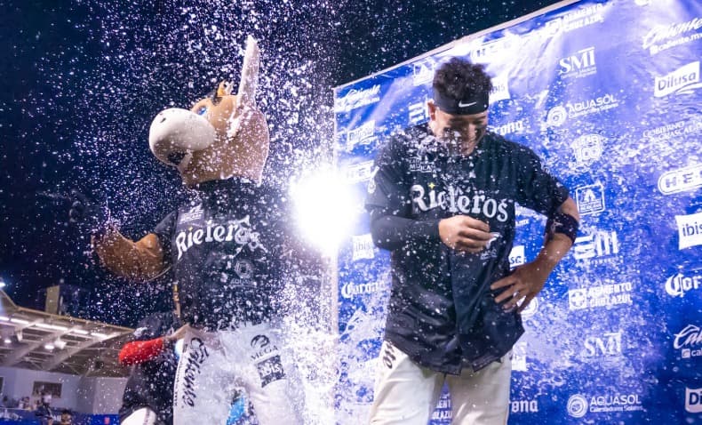 Carlos Pérez conecta grand slam y Rieleros derrota 16-10 a Sultanes