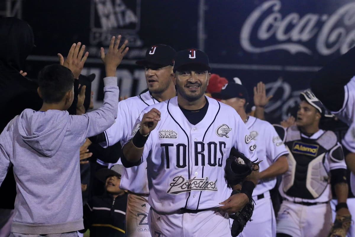 Óscar Robles es inmortal: El Orgullo Tijuanense entra al Salón de la Fama del Beisbol Mexicano