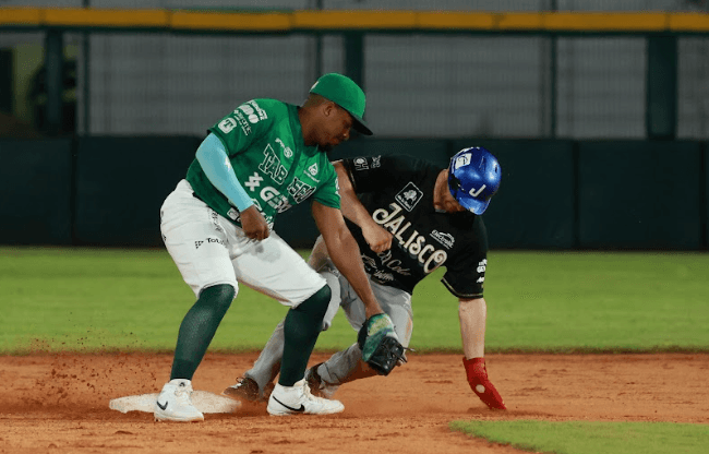 Domingo Leyba con jonrón define duelo de pitcheo