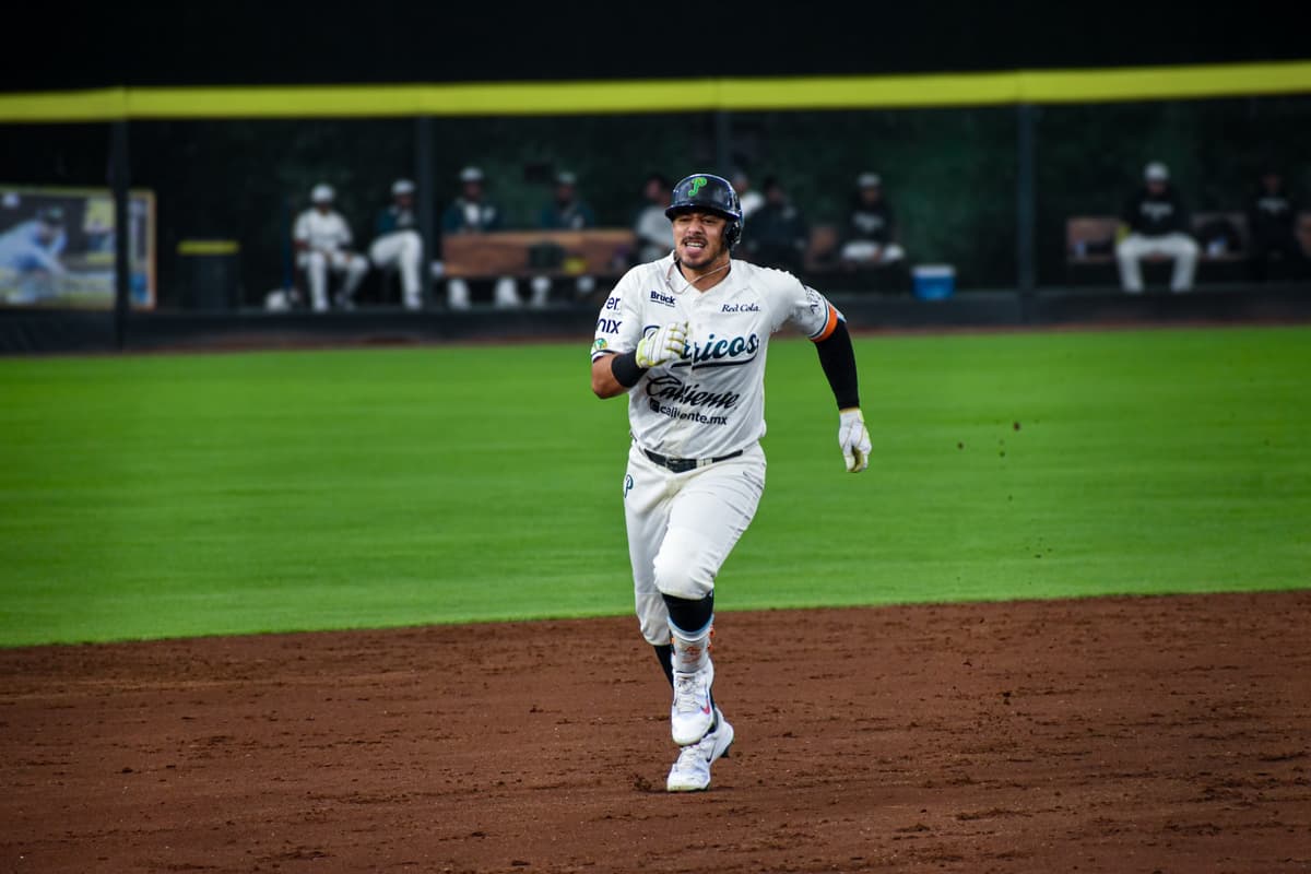 Pericos se afianza al tercer peldaño del sur