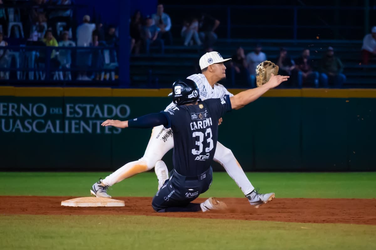 Sultanes se lleva la serie contra Rieleros