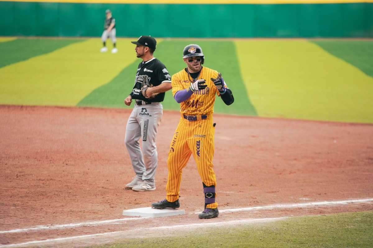 Dorados visita a la novena de Caliente de Durango
